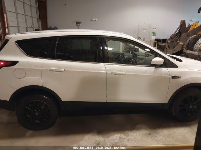2018 FORD ESCAPE SE VIN: 1FMCU0GD1JUD61172