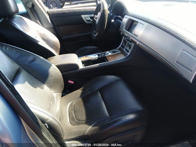 2013 JAGUAR XF SAJWA0ES0DPS93009 Photo 4