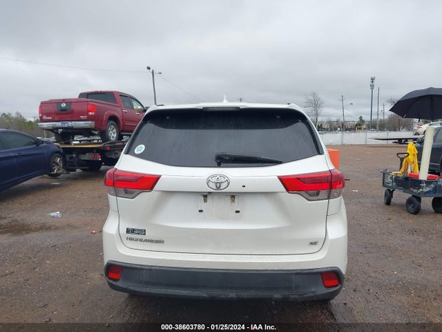 Toyota Highlander Se/xle 2018 5TDKZRFH3JS545642 Image 16