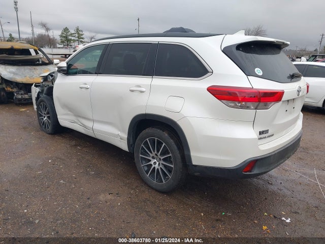 Toyota Highlander Se/xle 2018 5TDKZRFH3JS545642 Image 3