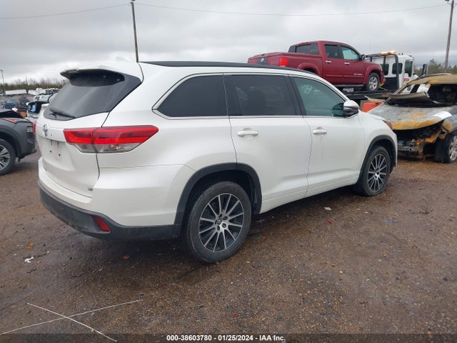Toyota Highlander Se/xle 2018 5TDKZRFH3JS545642 Image 4