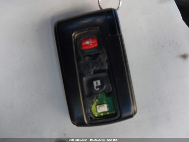 2005 TOYOTA PRIUS VIN: JTDKB20U753016025