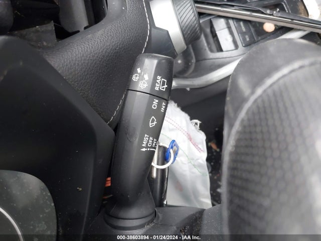 Toyota RAV4 LE 2020 JTMH1RFV3LD055577 Image 11