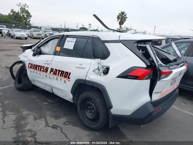 Toyota RAV4 LE 2020 JTMH1RFV3LD055577 Image 3