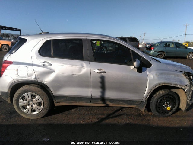 Chevrolet TRAX LS 2019 3GNCJKSB4KL155913 Image 12