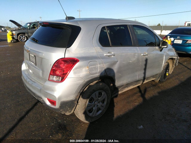 Chevrolet TRAX LS 2019 3GNCJKSB4KL155913 Image 4