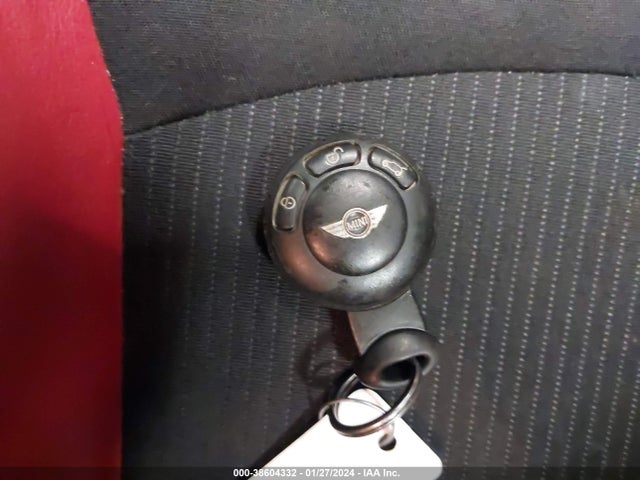 2009 MINI COOPER S WMWMF73529TW86132 Photo 10