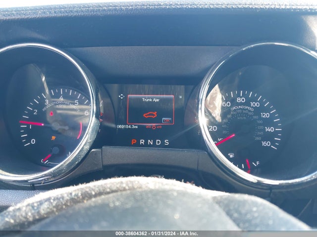 38604362 :رقم المزاد ، 1FA6P8AM1H5264161 vin ، 2017 Ford Mustang V6 مزاد بيع