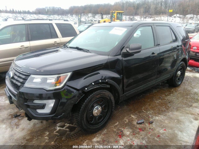 Ford Utility Police Interceptor 2017 1FM5K8ARXHGE14137 Image 2