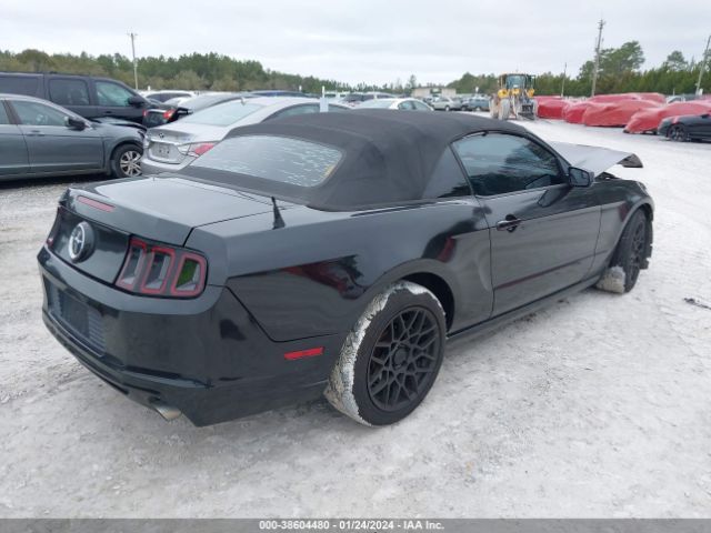 1ZVBP8EM4E5323196 Ford Mustang V6