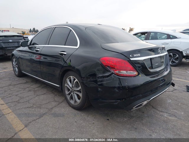 2018 MERCEDES-BENZ C 300 VIN: 55SWF4JB9JU262391