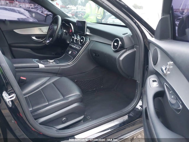 2018 MERCEDES-BENZ C 300 VIN: 55SWF4JB9JU262391