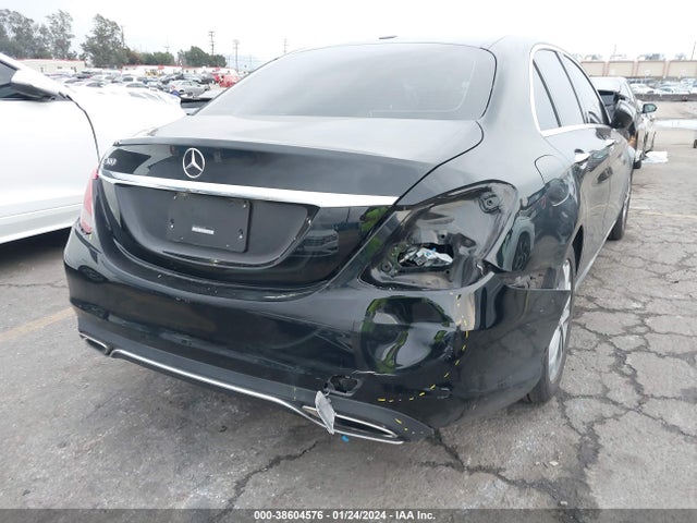 2018 MERCEDES-BENZ C 300 VIN: 55SWF4JB9JU262391