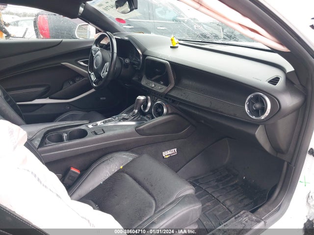 Chevrolet Camaro 2lt 2018 1G1FD1RS5J0168185 Image 5