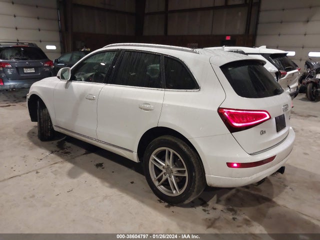 Audi Q5 2.0t Premium 2016 WA1L2AFP3GA048141 Image 3