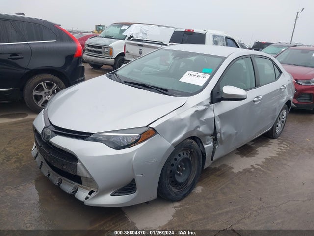 Toyota COROLLA LE 2017 5YFBURHE4HP575835 Image 2