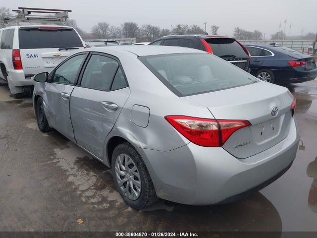 Toyota COROLLA LE 2017 5YFBURHE4HP575835 Image 3