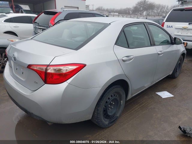 Toyota COROLLA LE 2017 5YFBURHE4HP575835 Image 4
