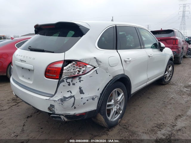 2013 PORSCHE CAYENNE WP1AA2A21DLA07068 Photo 3