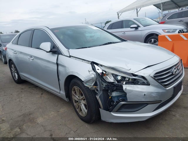 Hyundai SONATA SE 2016 5NPE24AF3GH303619 Image 1
