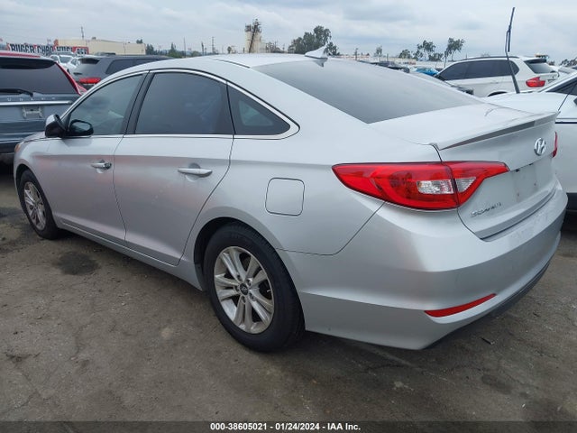 Hyundai SONATA SE 2016 5NPE24AF3GH303619 Image 3