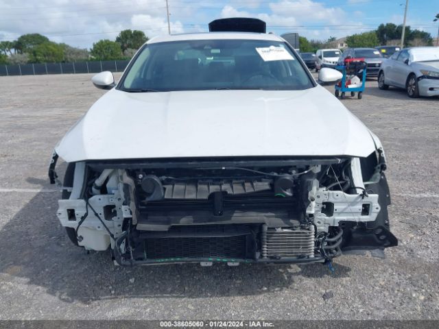 1HGCV3F9XKA004707 Honda Accord Hybrid Touring