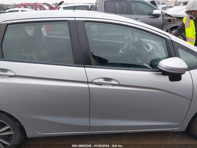 Honda FIT EX 2018 3HGGK5H82JM710839 Image 13