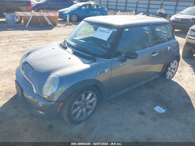 2004 MINI COOPER S WMWRE33424TD82545 Photo 1