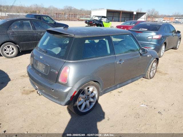 2004 MINI COOPER S WMWRE33424TD82545 Photo 3