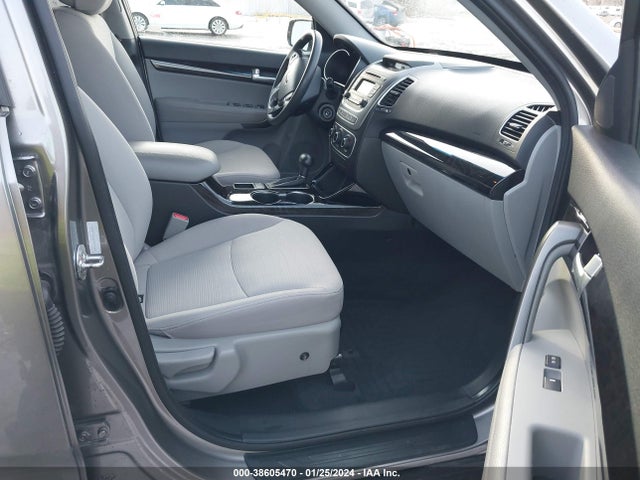 KIA Sorento Lx V6 2014 5XYKTDA72EG479963 Image 5