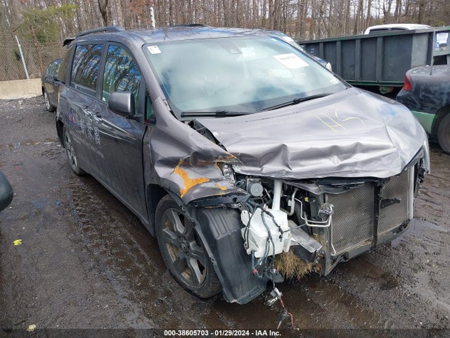 Toyota Sienna Se Premium 8 Passenger 2019 5TDXZ3DC6KS996950 главное изображение
