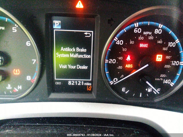 Toyota RAV4 LE 2018 2T3BFREV0JW729399 Image 15