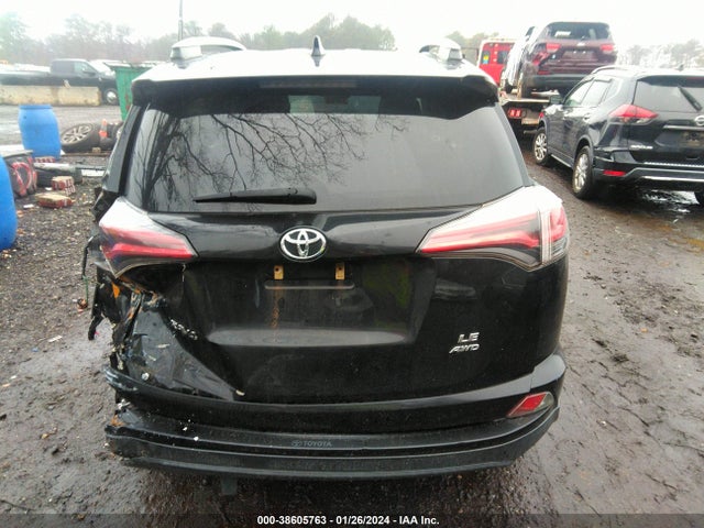 Toyota RAV4 LE 2018 2T3BFREV0JW729399 Image 16