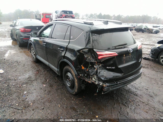 Toyota RAV4 LE 2018 2T3BFREV0JW729399 Image 3