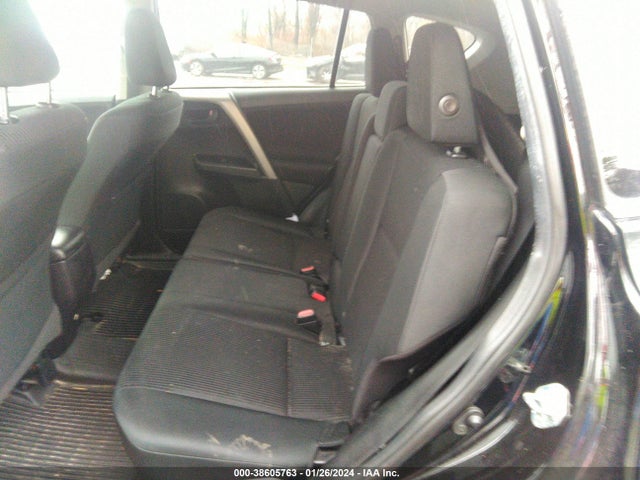 Toyota RAV4 LE 2018 2T3BFREV0JW729399 Image 8
