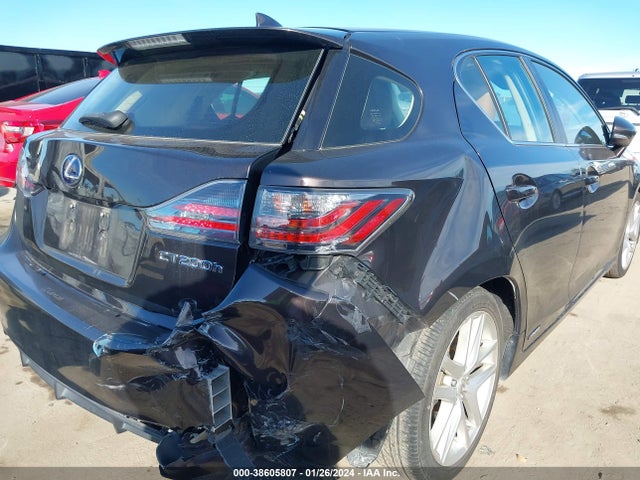 JTHKD5BH3E2181408 Lexus CT 200H