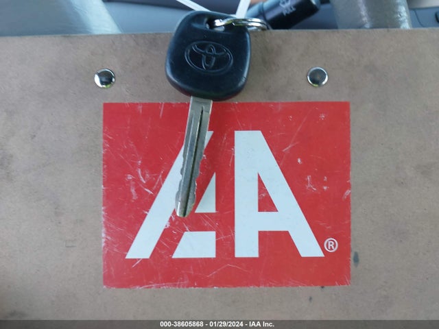 Продаж на аукціоні авто 2002 Toyota Prius Base (ecvt), vin: JT2BK18U320051181, номер лоту: 38605868