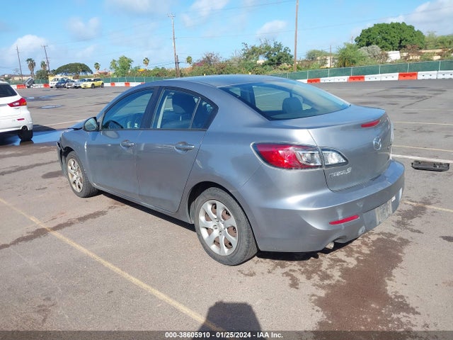 2013 MAZDA MAZDA3 I SV VIN: JM1BL1TG3D1711156