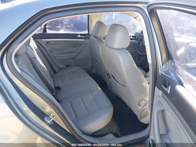 2008 VOLKSWAGEN JETTA WOLFSBURG VIN: 3VWRA71KX8M173866