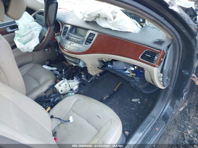 Hyundai Genesis 3.8 2014 KMHGC4DD2EU262799 Image 8