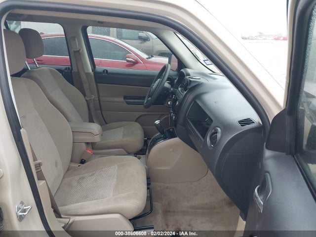 1C4NJPBA1HD209933 Jeep Patriot Sport Fwd