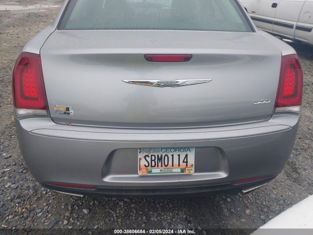 Chrysler 300 Touring 2018 2C3CCAAG3JH191405 Image 17