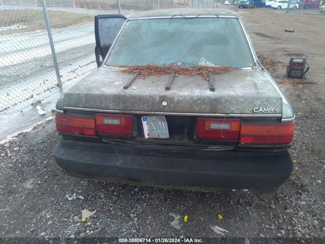 1989 TOYOTA CAMRY DLX VIN: JT2SV21E2K3370232