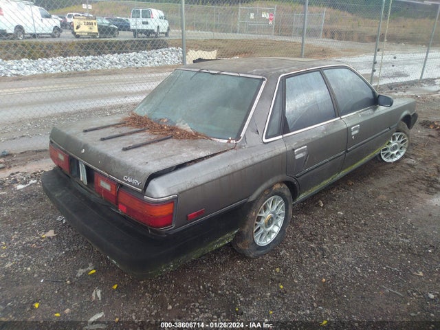 1989 TOYOTA CAMRY DLX VIN: JT2SV21E2K3370232