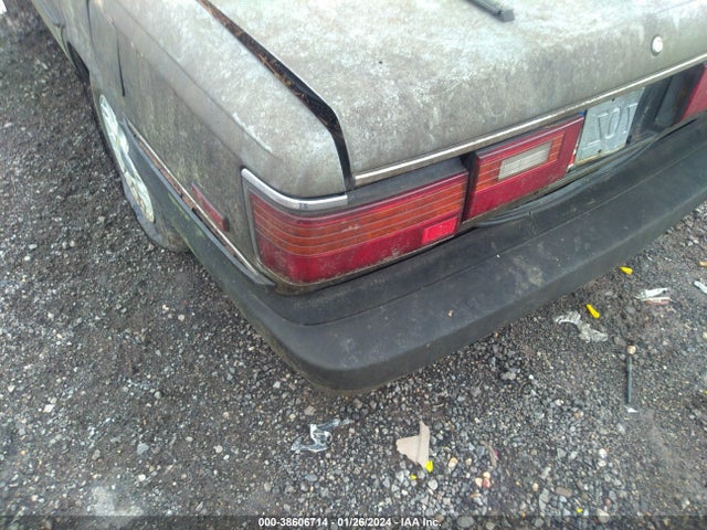 1989 TOYOTA CAMRY DLX VIN: JT2SV21E2K3370232