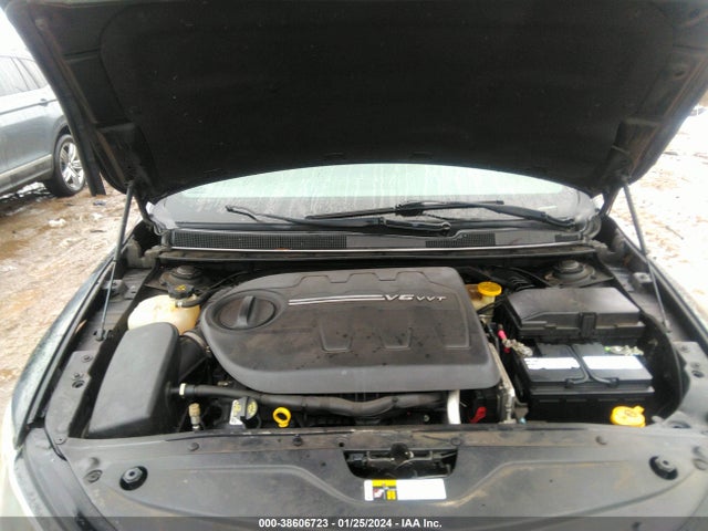 1C3CCCBG3FN617568 Chrysler 200 S