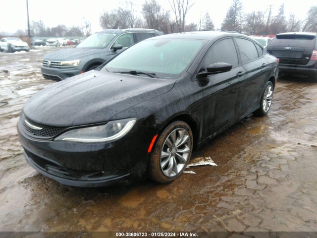 1C3CCCBG3FN617568 Chrysler 200 S