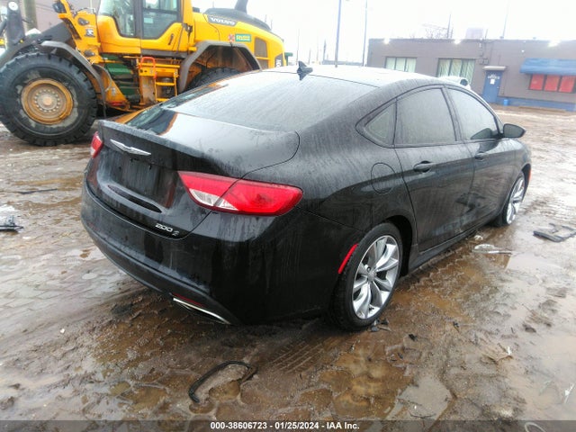 1C3CCCBG3FN617568 Chrysler 200 S