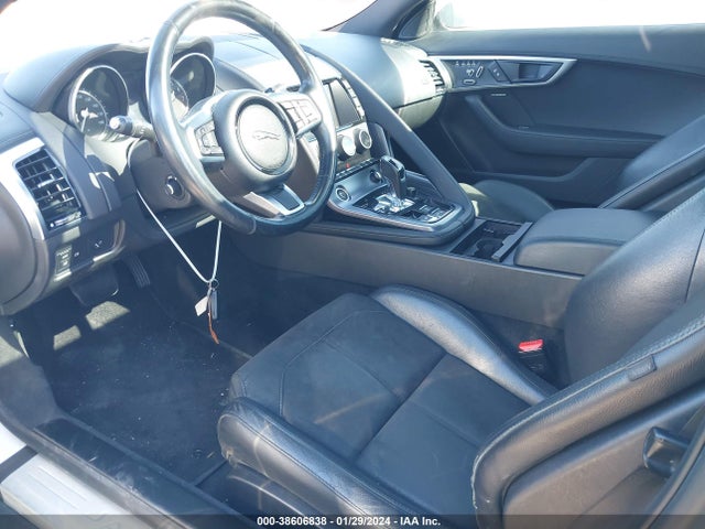 2018 JAGUAR F-TYPE SAJDD1GX2JCK52333 Photo 4