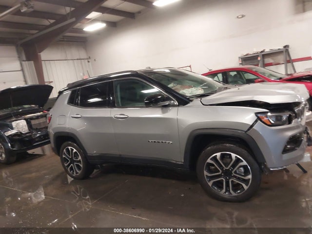 3C4NJDCB8NT159527 Jeep Compass Limited 4x4